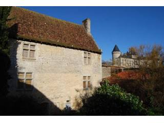 Beautiful logis full of original..