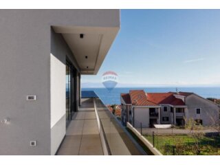 Opatija,Lovran- penthouse s garažom i okućnicom, blizu mora