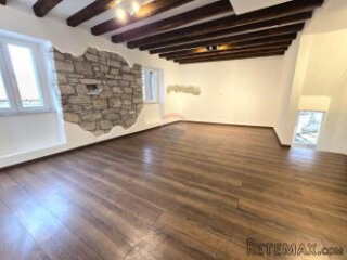 Rovinj,veliki stan u starom gradu,pogled more-75m2