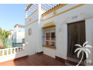 This townhouse is quietly located near various amenities..
