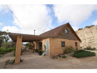 Wonderful Wood 4bed 2bath (Ref. PV7034)