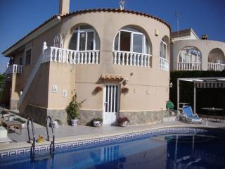 3 Bedrooms - Villa - Alicante - For Sale