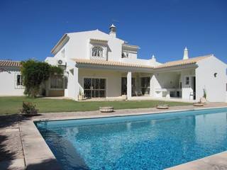 Exceptional 3 bed family home with Pool..