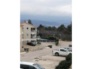ČIŽIĆI APARTMAN U VISOKOM POTKROVLJU