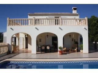 4 Bedrooms - Villa - Alicante - For Sale
