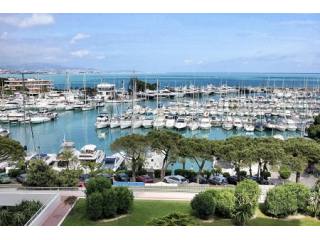Villeneuve-Loubet. Quality apartment 76..