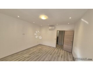 Dvosobni stan u centru Pule površine 72,83 m2