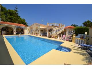 Lovely Traditional 3 Bed 3 Bath Villa..