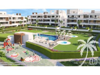 Spacious townhouses with large terraces at walking distance..