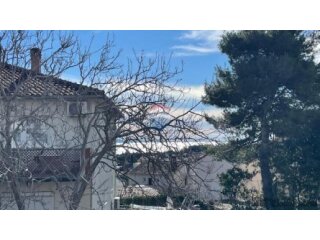 Krk-grad,etaža s pogledom,okućnica 245 m2