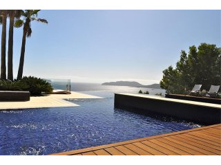 22 bedroom Villa For Sale: Cala San..