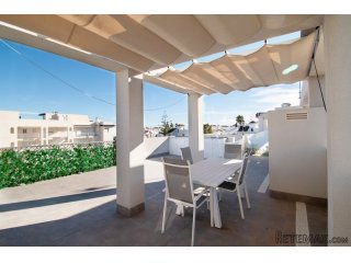 construido en 2014, 75 m2 de superficie habitable y 75 m2..