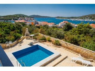 5 bedroom Detached Villa For Sale:..