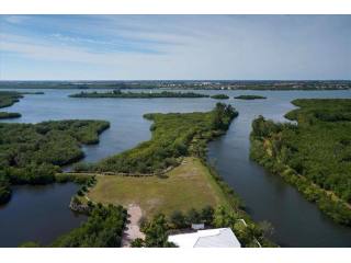 Land For Sale: 325 ESTUARY DR, VERO..