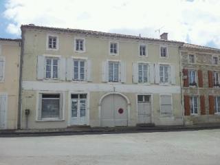 Spacious 4 bed village house near..