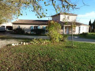 Charente : Bungalow With Tower, Built..