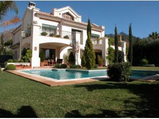 Villa for sale in The Golden Mile..