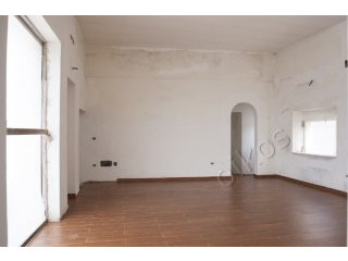 V000072, Intown Apartment In The..