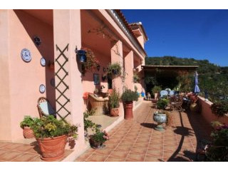 3 bedroom, 2 bathroom Finca/Country..