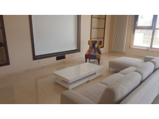 Luxury 7 bed Villa for rent in Green..