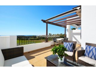 Penthouse i toppskick, med fantastisk utsikt över havet!