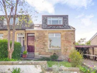4 bedroom, Semi-detached House house..