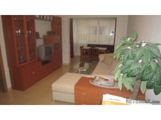 APARTAMENTO A 300 MTRS DE LA PLAYA Y MUY CENTRICO , TODOS..