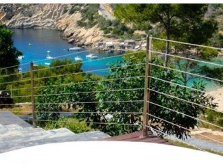Villa in a unique location and stunning..