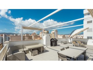 Beautiful fully renovated penthouse of 150 including 60 m2..