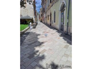 Istra, Pula, strogi centar- pješačka zona, 70 m2, renoviran