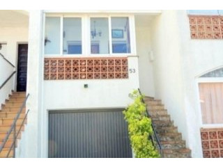 ROSES: Terraced house with communal..
