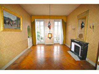 Stunning large five bedroom apartment..