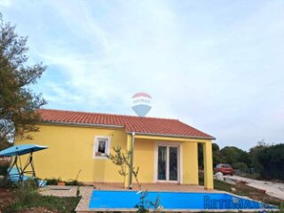 Istra, Svetvinčenat, Čabrunići- dvije spavaće sobe, 70 m2