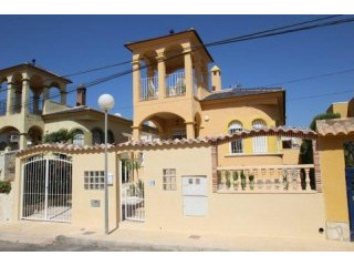 2 Bedrooms - Villa - Alicante - For Sale
