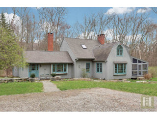 2 bedroom House For Sale: 150 CEDAR..