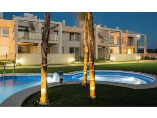 BEACH LOCATION - GARDEN APARTMENTS