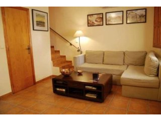 3 Bedroom 2 Bathroom Townhouse In..