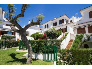 3 bedroom town house for sale