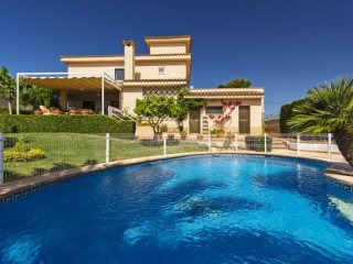 Well-Kept Family House In Cala Blava