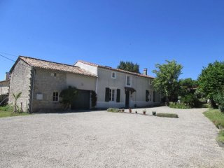 Renovated Farmhouse With Land And Views