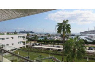 Beautiful apartment on the harbour..