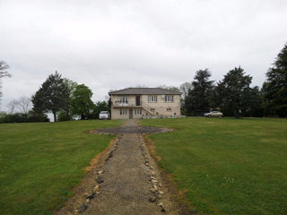 Family home + apartment / granny flat /..