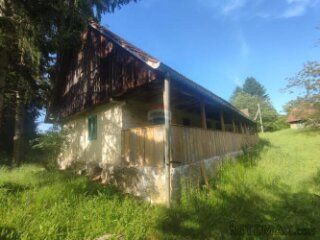 Ogulin-seosko imanje,90500 m2 okućnice