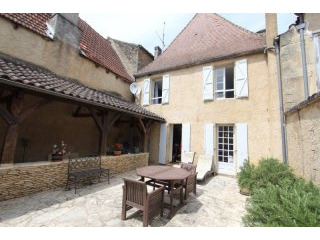 Quality Period House with Terrace