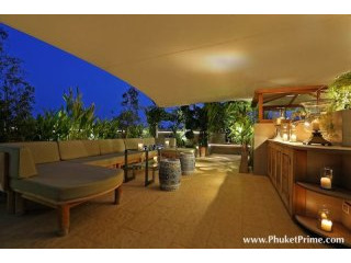 Luxurious 3-Bedroom Penthouse Marina..