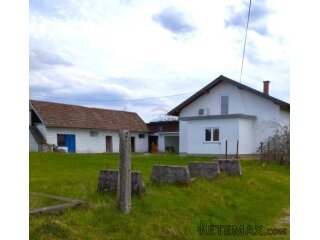 Karlovac, Vojnić, Imanje s kućom, garažom i ljetnom kuhinjom