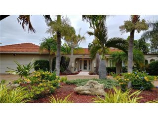 4 bedroom House For Sale: 465 E Royal..
