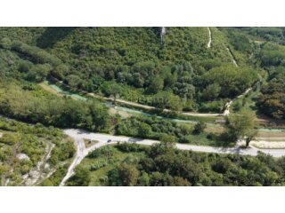 Pojoprivredno zemljište 1002 m2, uz rijeku Mirnu