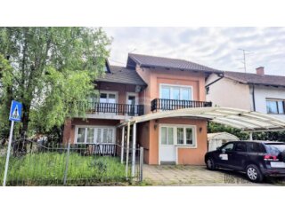 Sisak, Zeleni brijeg, Kuća s okućnicom