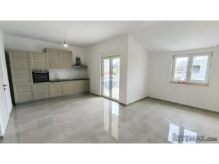 Istra, Šišan - stan za dugoročni najam, 90m2, 3 spavaće sobe